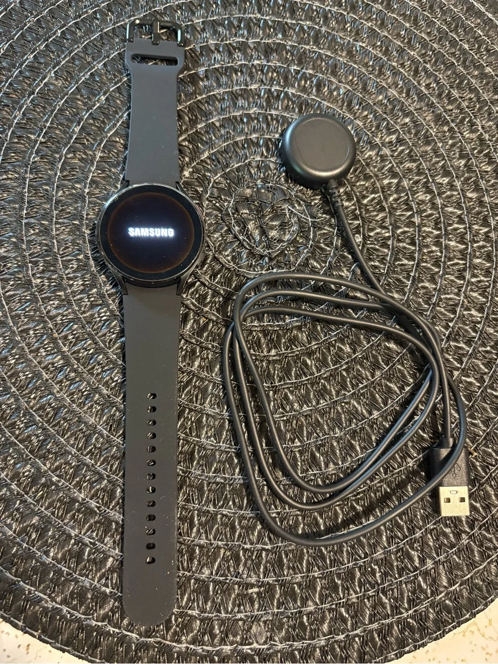 Samsung Galaxy Watch4 (44mm) LTE (Unlocked) Smartwatch - Black (SM-R875U)